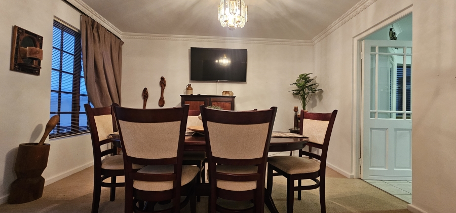 5 Bedroom Property for Sale in Myburgh Park Western Cape